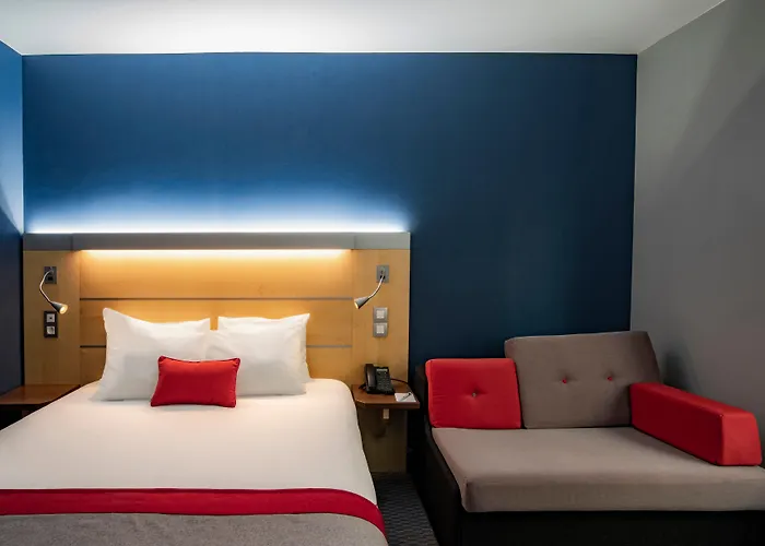 Holiday Inn Express Paris-Canal De La Villette