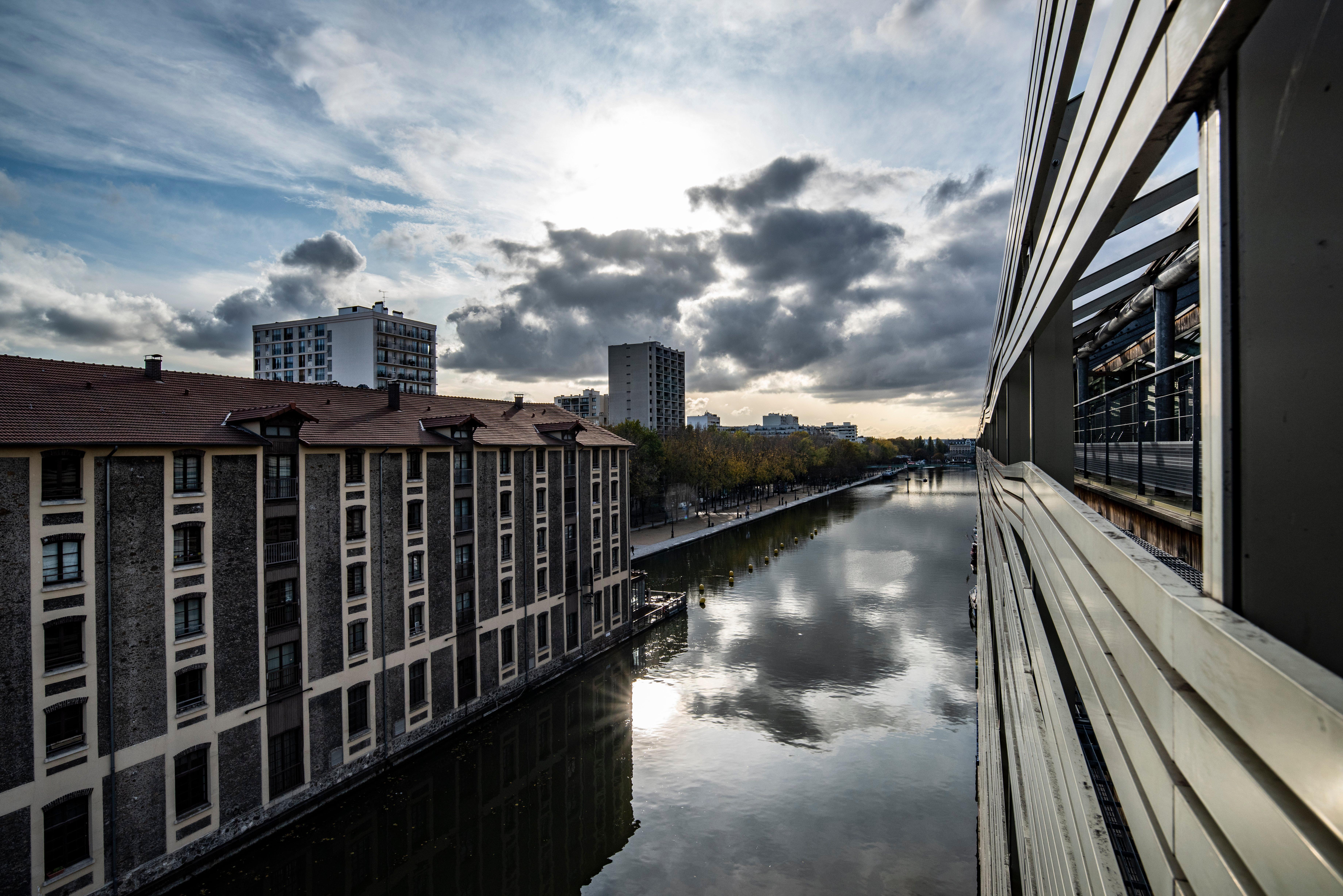 Express Paris-canal De La By Ihg Hotel Parigi