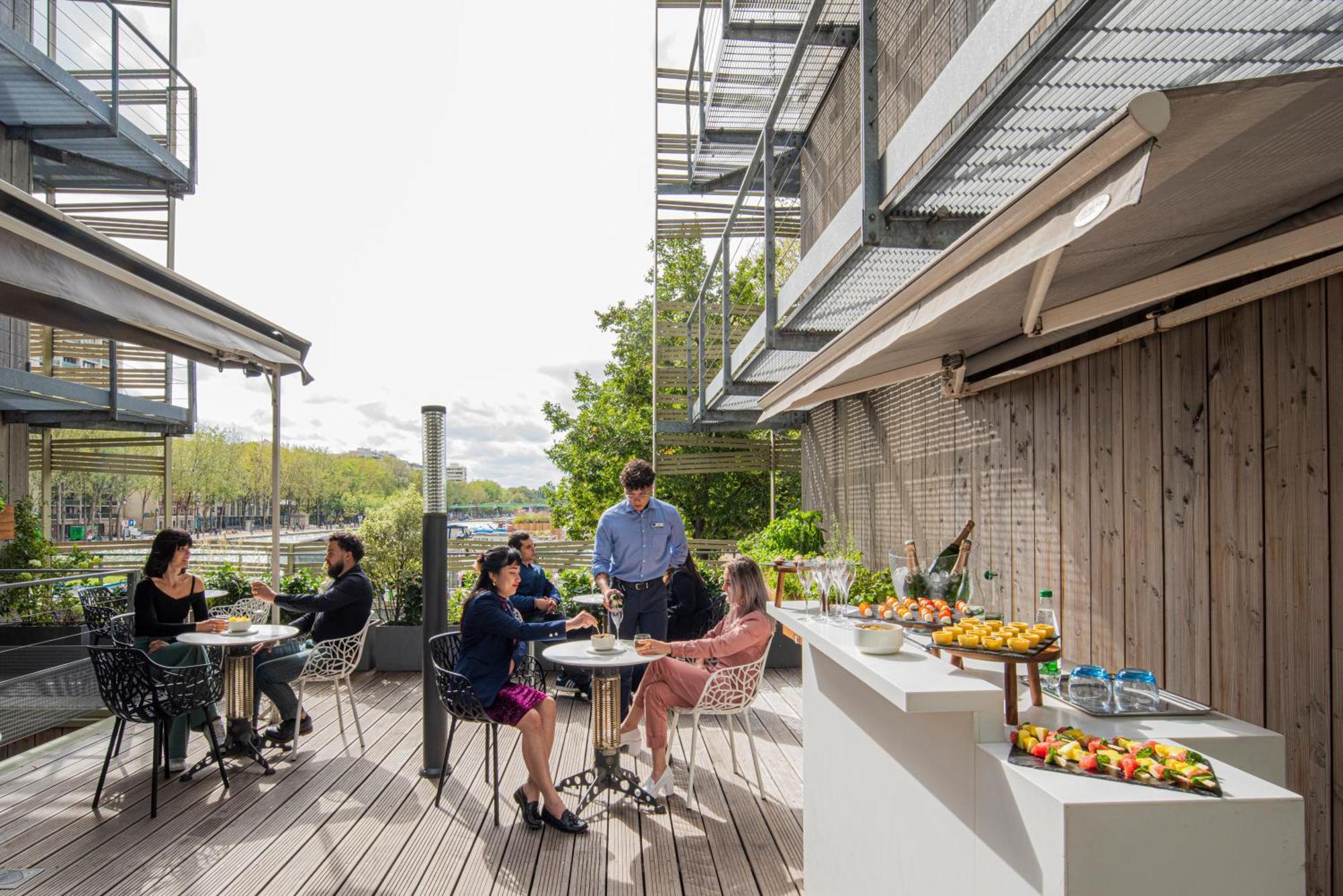 Express Paris-canal De La By Ihg Hotel Parijs